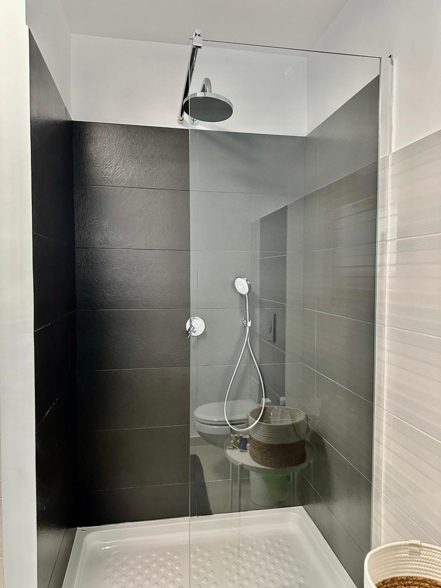 Green Oasis Apartment Stolniceni-Prajescu Ngoại thất bức ảnh